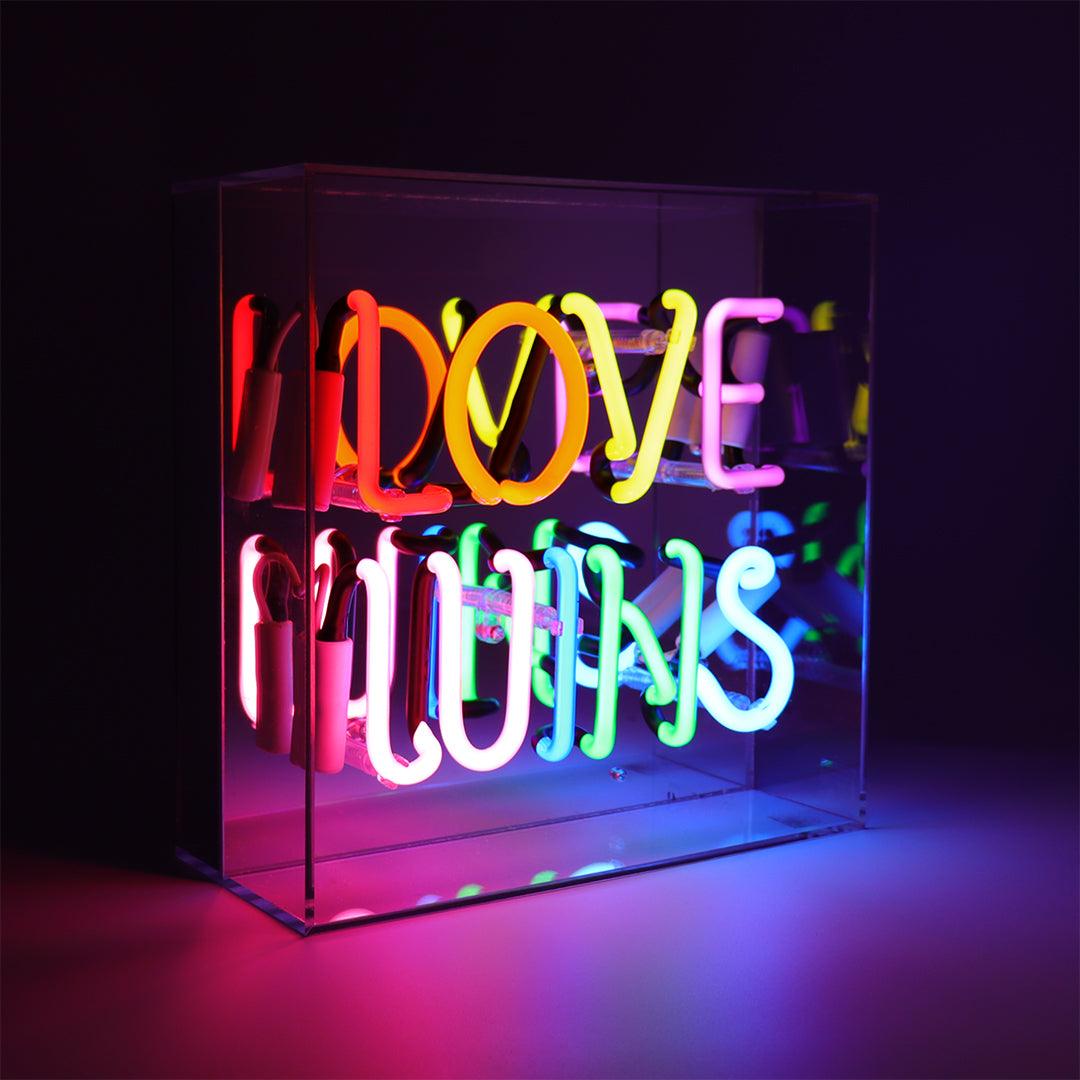 "Love Wins" Glas Neon Box - TOM NEON