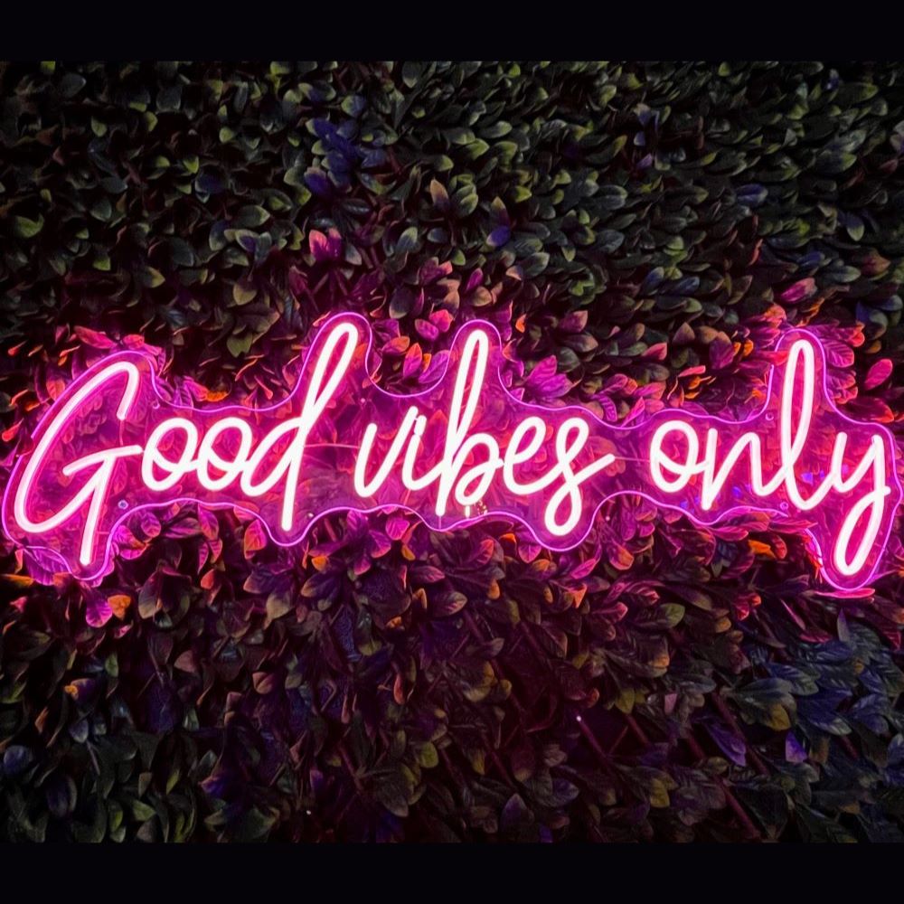 Good_Vibes_Only_TOM_NEON_Schild_5a88cf18-b036-4070-866e-75325dfe3ab7 - TOM NEON