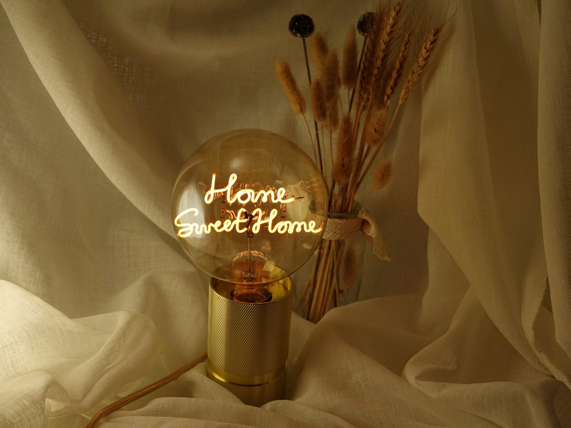 "Home Sweet Home" LED Deko-Glühbirne – Botschaftsleuchte