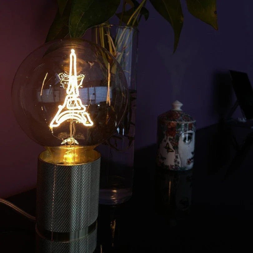 „Eiffelturm“ Kabel LED Deko-Glühbirne – Stimmungsbild