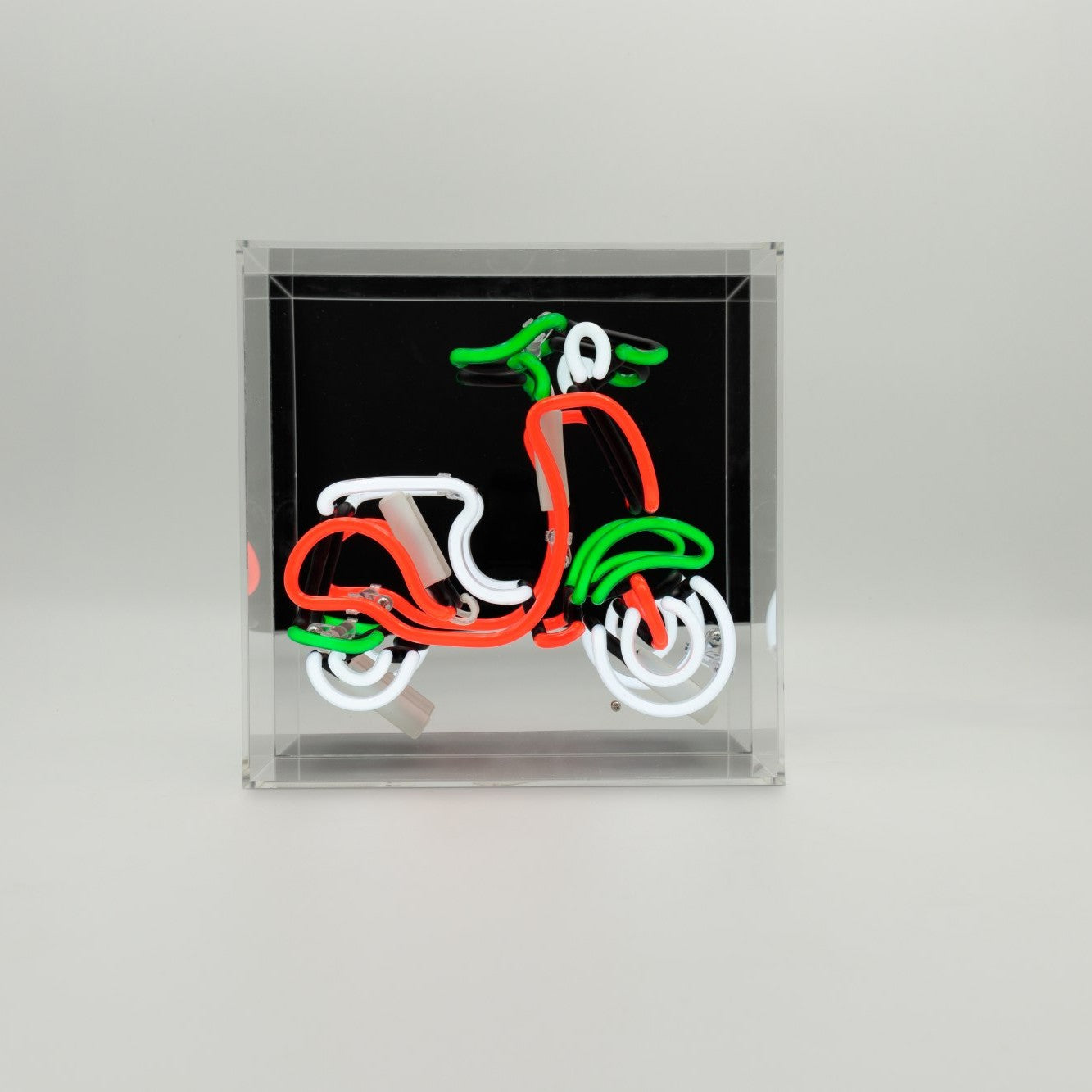 Motorroller Glas Neon Box | Leuchtendes Retro-Neon Schild für urbane Vibes und stylische Neon