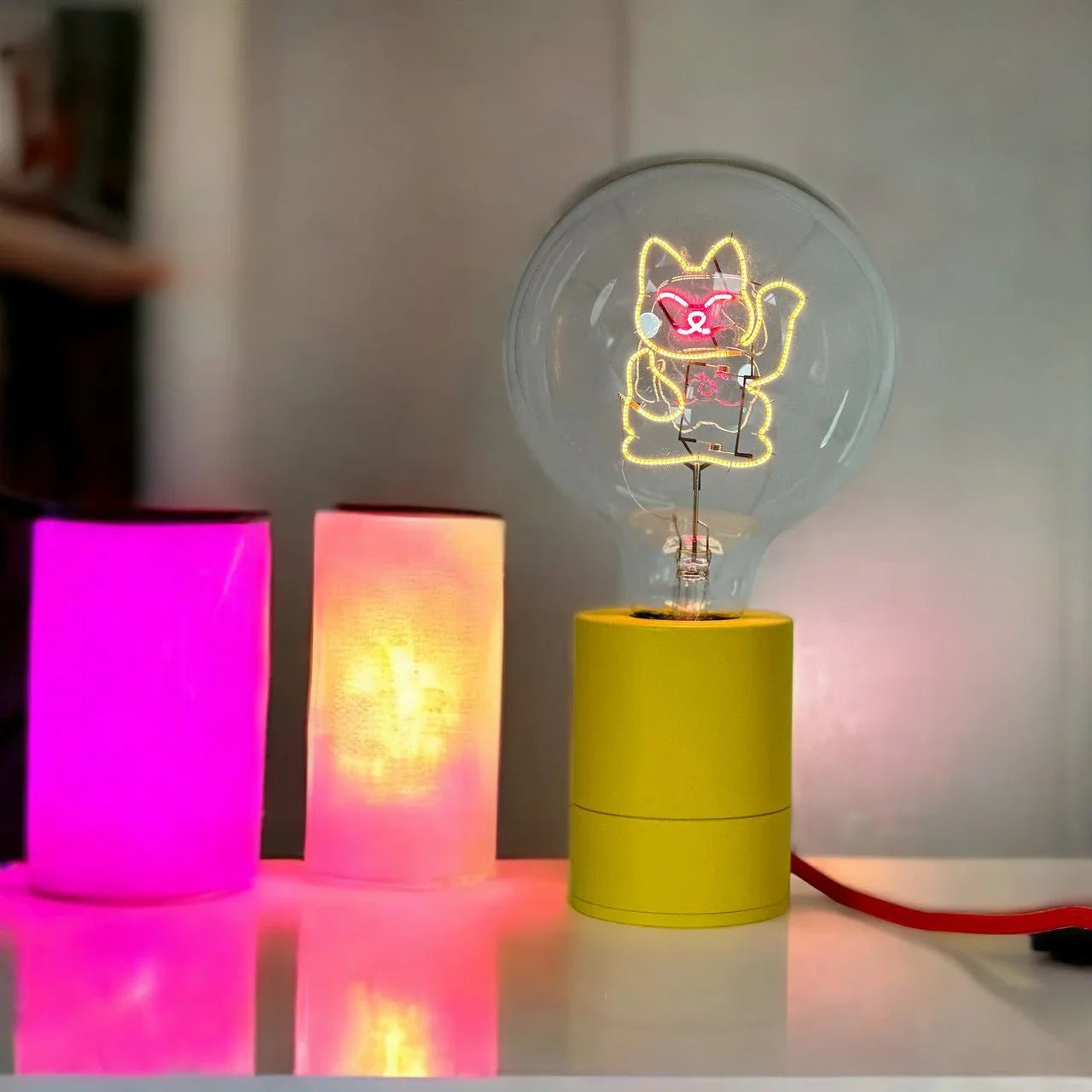 „Lucky Cat“ Kabel LED Deko-Glühbirne – Stimmungsbild