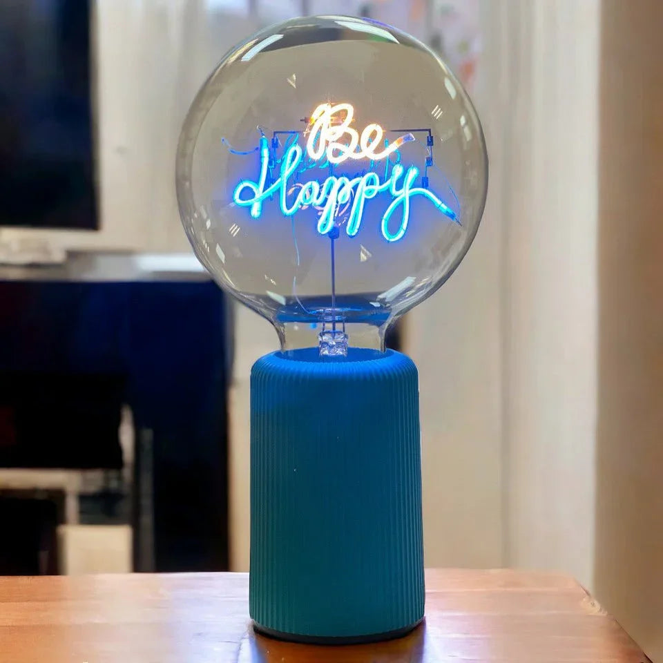 „Be Happy“ Akku LED Deko-Glühbirne – Detailansicht