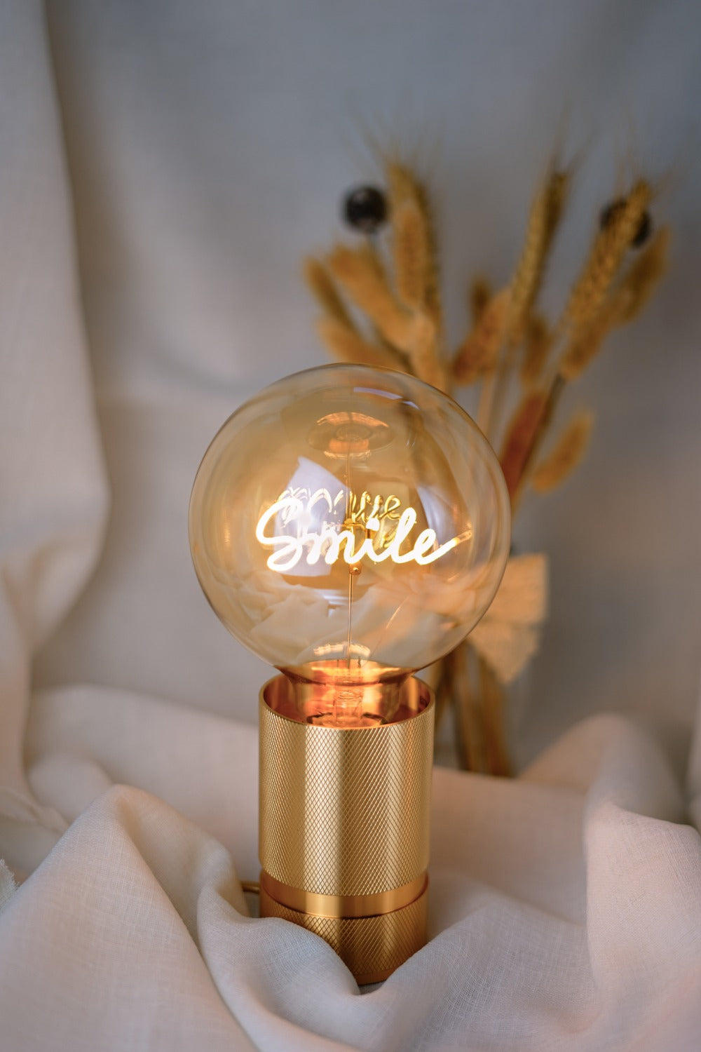 "Smile" LED Deko-Glühbirne – Botschaftsleuchte