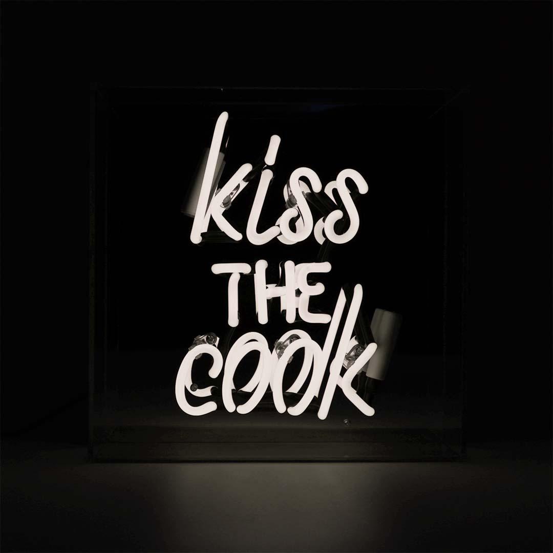"Kiss the Cook" Glas Neon Box - TOM NEON