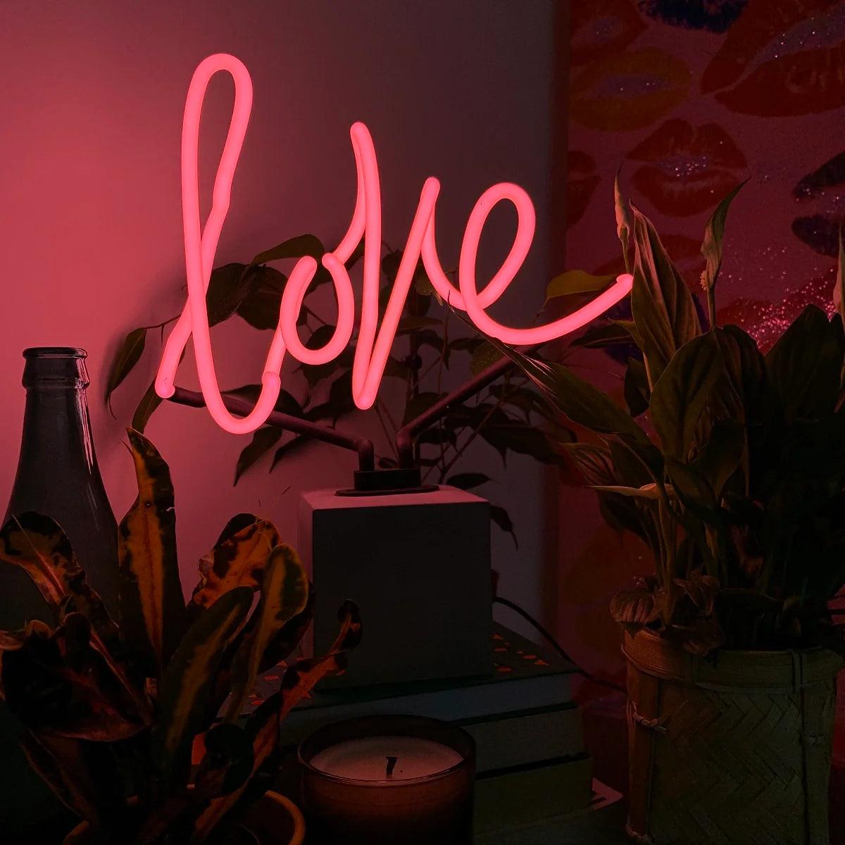 "Love" Glas Stand-Neon - TOM NEON