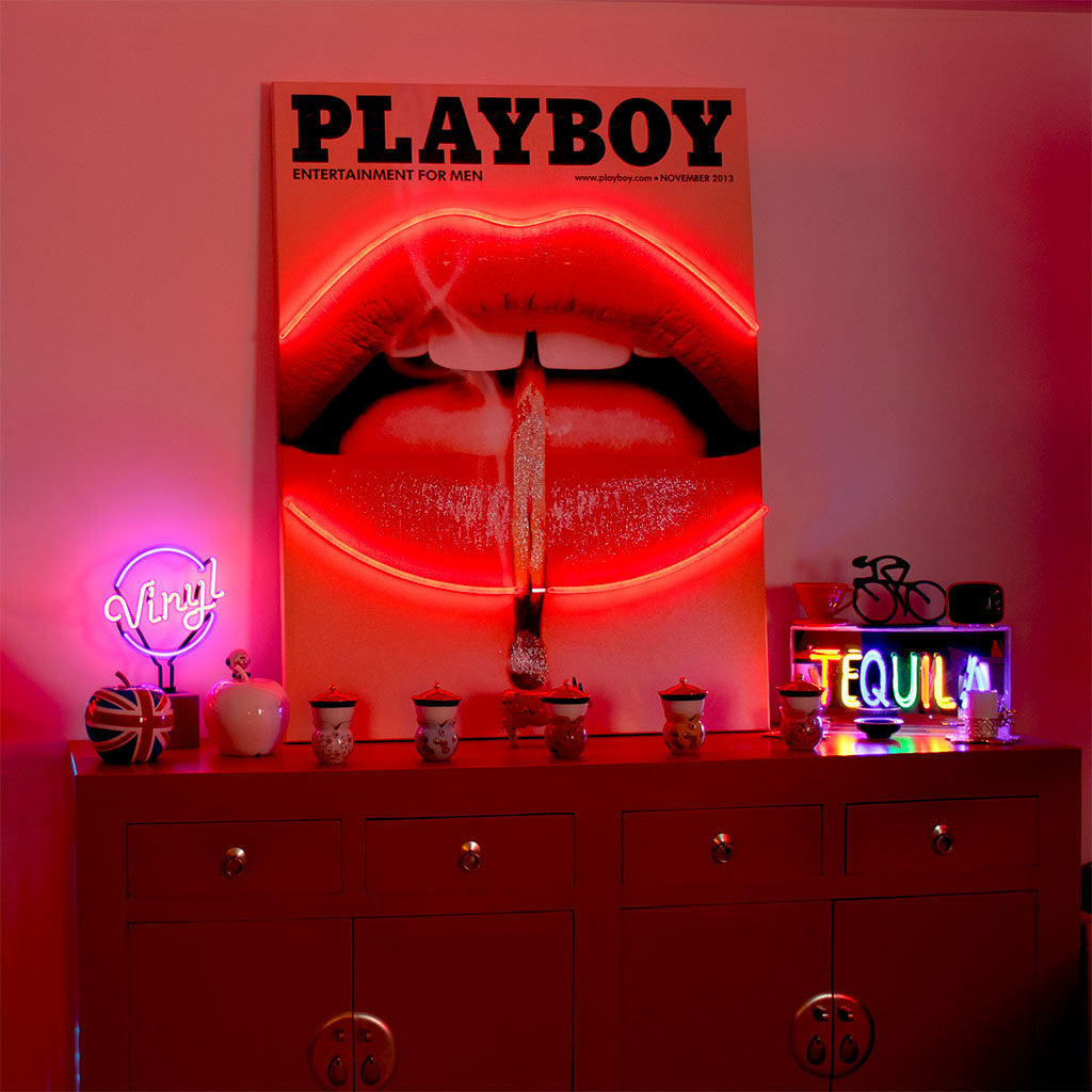 "Match Cover" LED Neon Playboy Edition