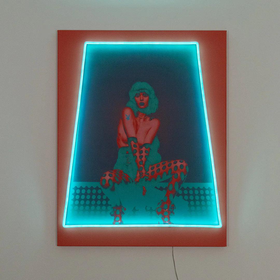 "Playmate Window" LED Neon Playboy Edition - TOM NEON