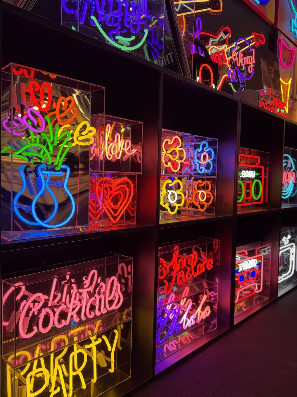Glas Neon TOM NEON