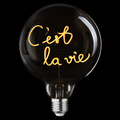 „C'est la Vie“ Akku LED Deko-Glühbirne – Botschaftsleuchte