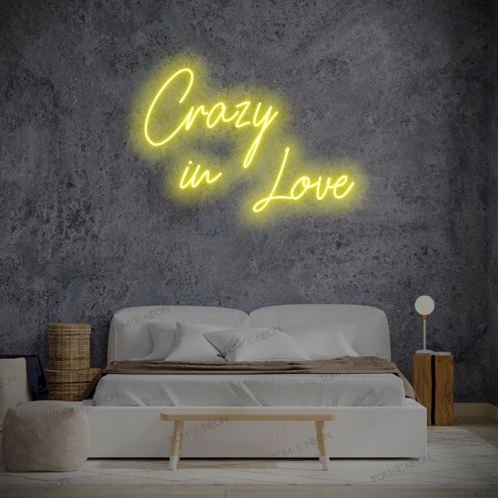 "Crazy in Love" Neonschild Sign