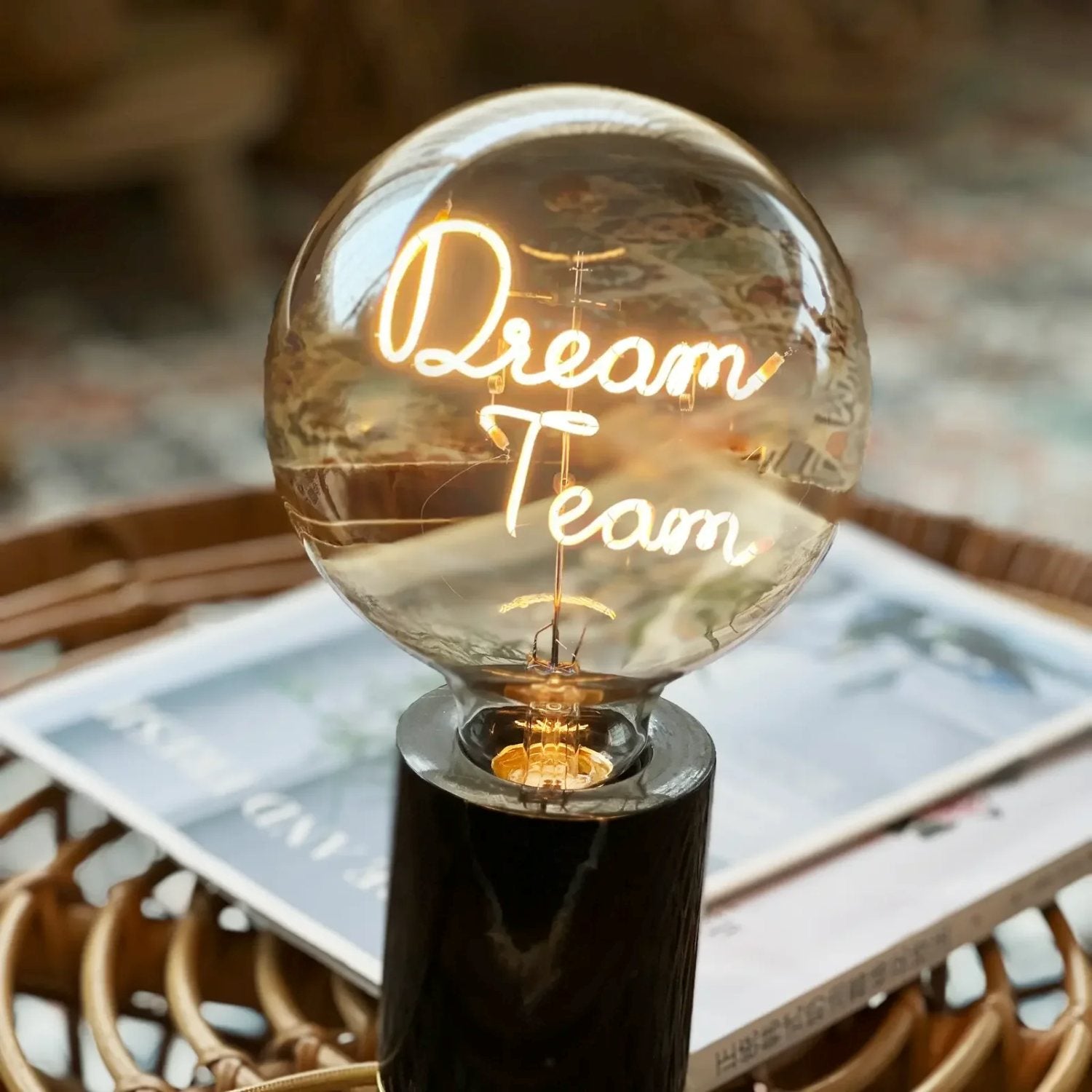 "Dream Team" LED Deko-Glühbirne – Botschaftsleuchte