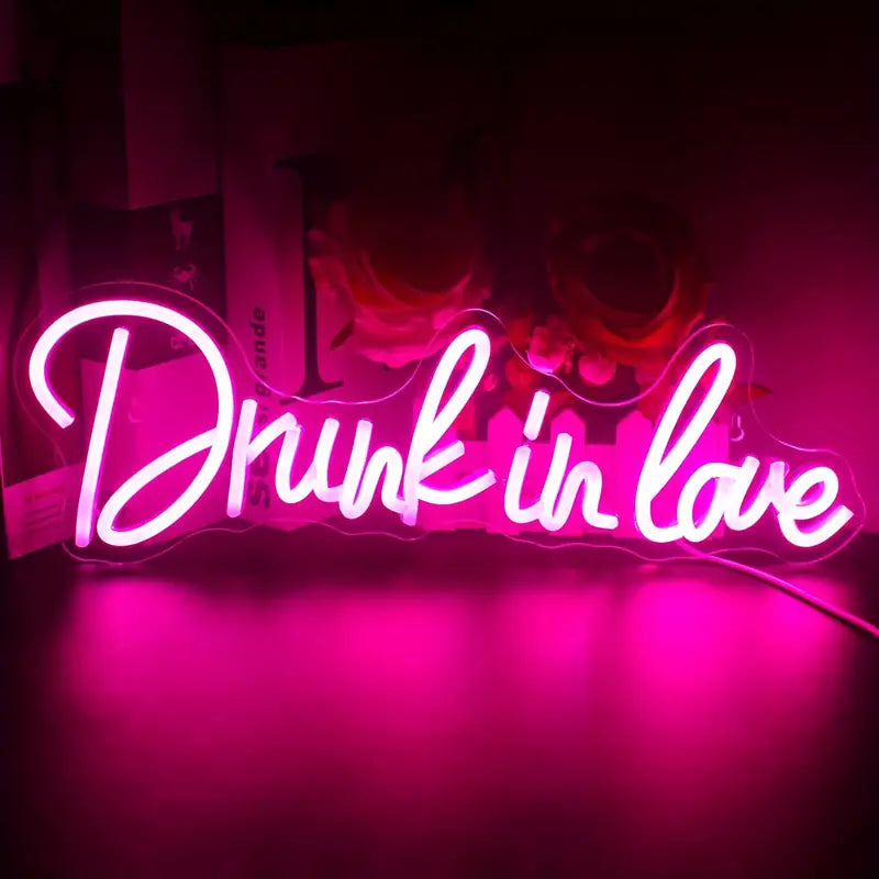 Drunk in love LED Neon Schriftzug – USB Neon Sign – Perfekte Geschenkidee | TOM NEON