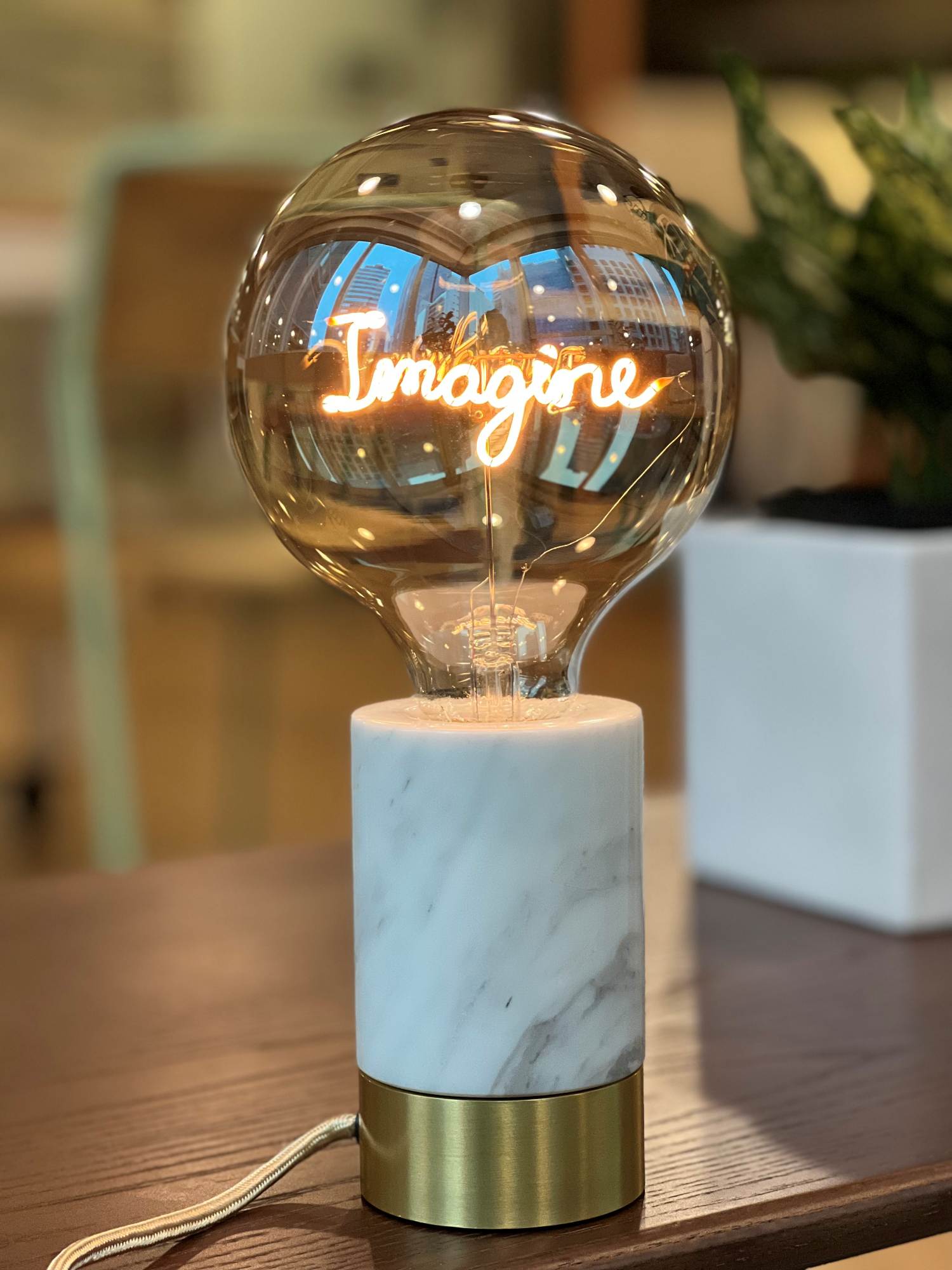 "Imagine" LED Deko-Glühbirne – Botschaftsleuchte