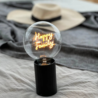 „Happy Family“ Akku LED Deko-Glühbirne – Detailansicht