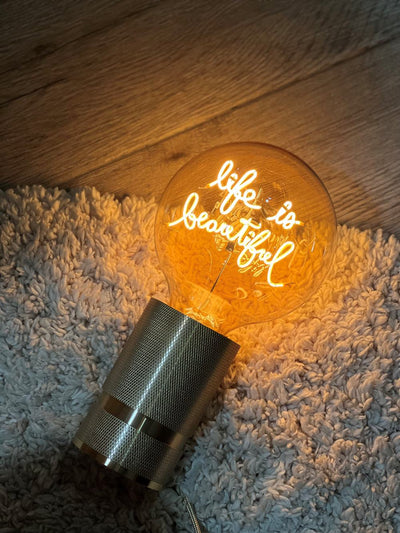 "life is beautiful" LED Deko-Glühbirne – Botschaftsleuchte