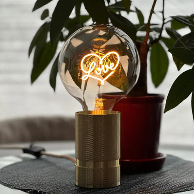 "Love" LED Deko-Glühbirne – Botschaftsleuchte