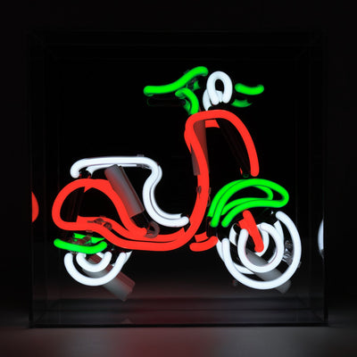Motorroller Glas Neon Box | Leuchtendes Retro-Neon Schild für urbane Vibes und stylische Neon