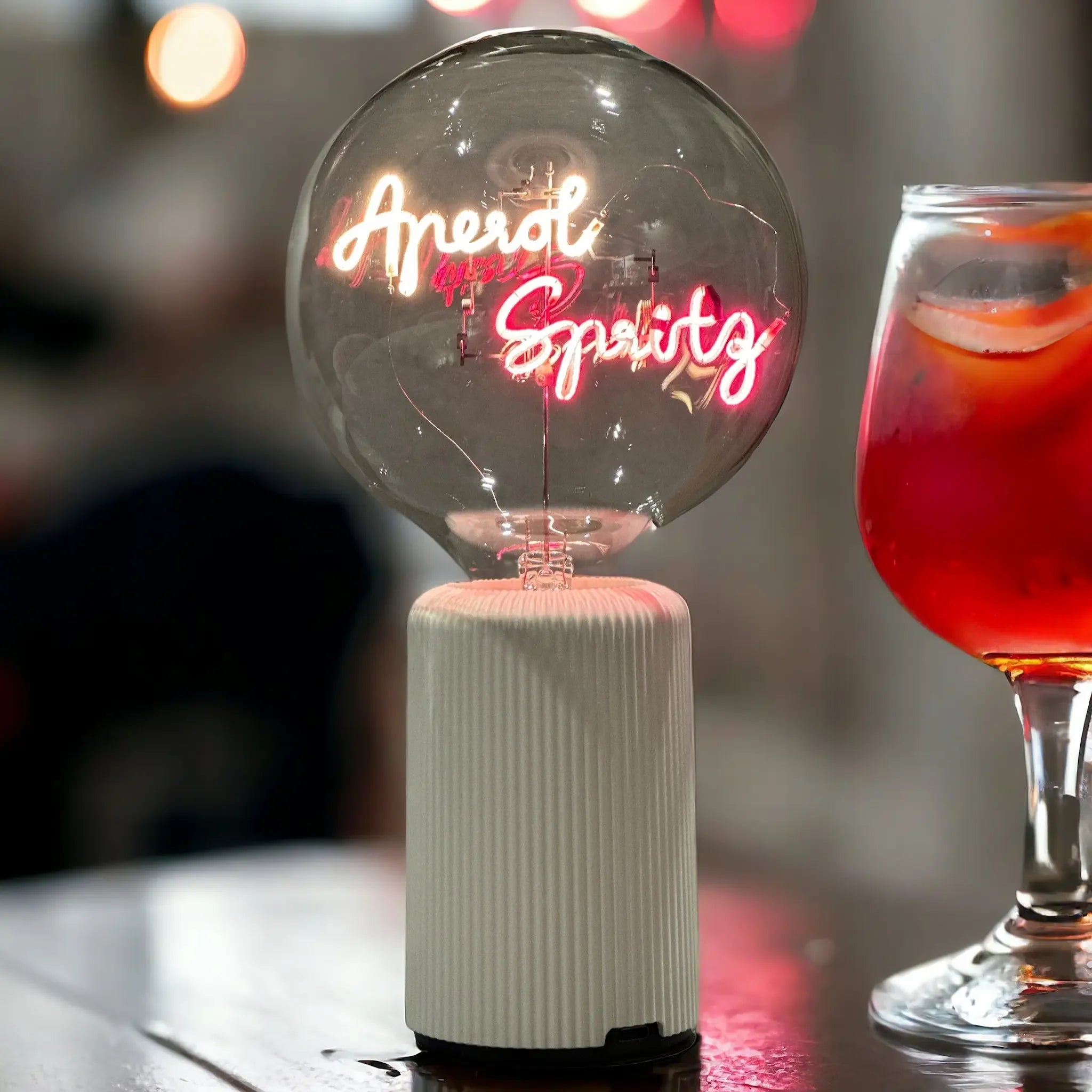 „Aperol Spritz“ Akku LED Deko-Glühbirne – Detailansicht
