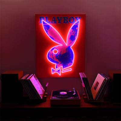 TOM NEON LED Neon 'Andy Warhol Cover' Playboy Edition. Auffällige Neonschriftzug mit dem ikonischen Playboy-Cover im Stil von Andy Warhol. Ideal für Kunstliebhaber und stilvolle Raumgestaltung.