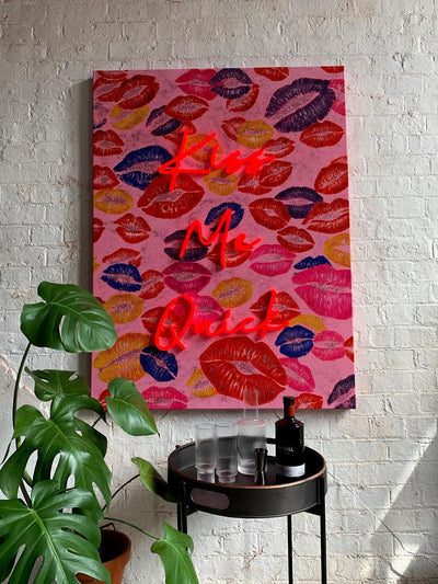 "Kiss Me Quick" LED Neon Wall Art - TOM NEON
