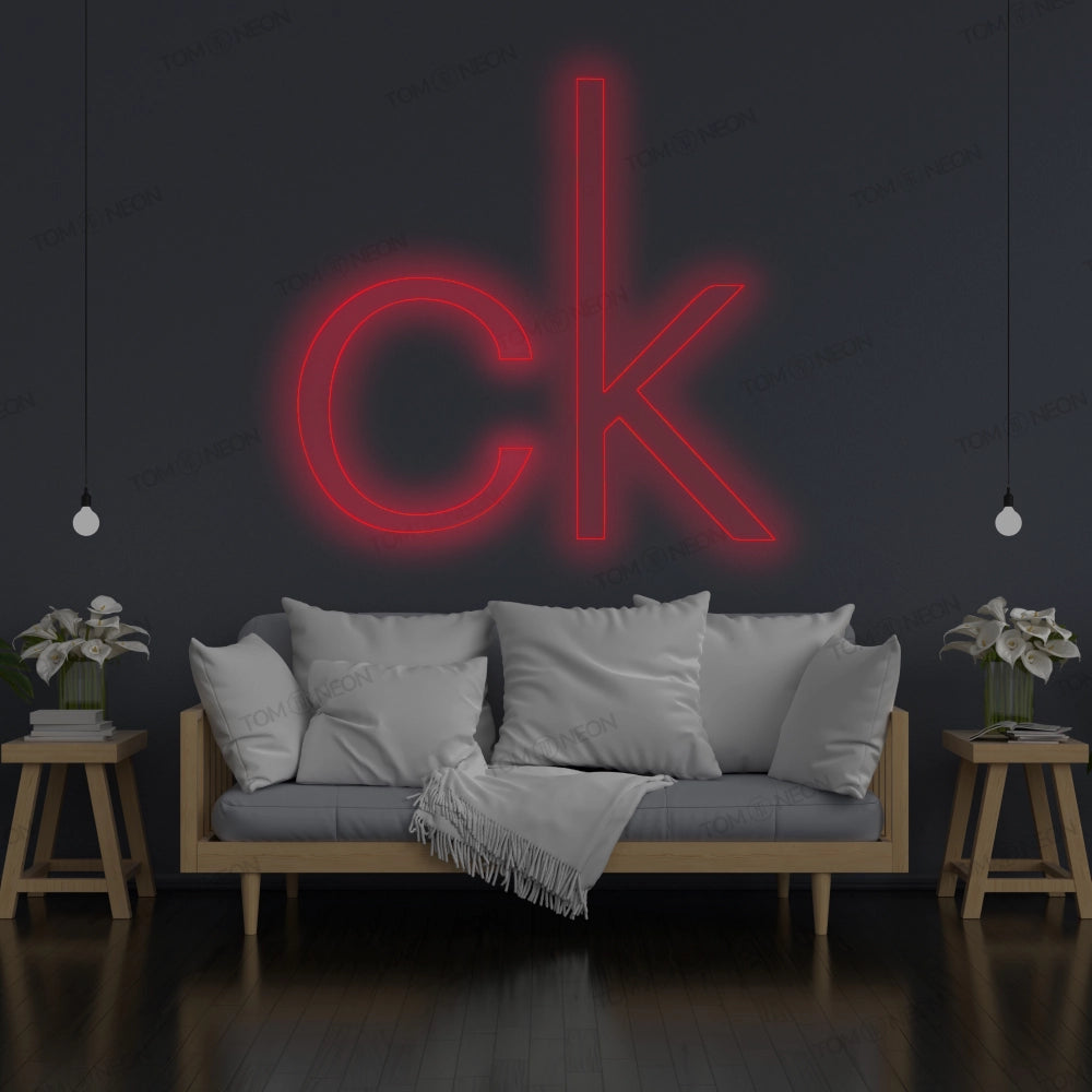 cK Neon Schriftzug - Zeitlose Eleganz für Ihren Wunschbereich
