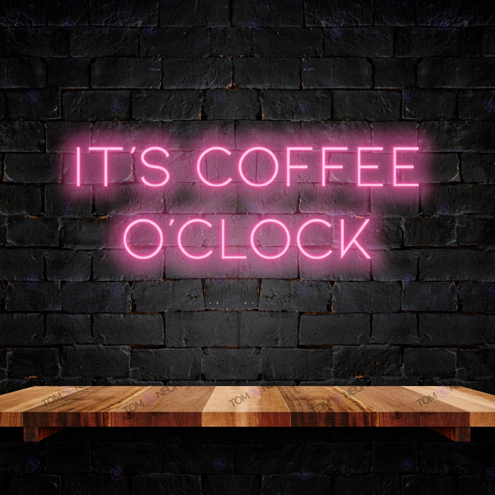 It's coffee o'clock LED Neon Schriftzug Sign, beleuchtetes Neonschild in rosa, ideal für Cafés, Bars und Restaurants, schafft eine einladende und stilvolle Atmosphäre.